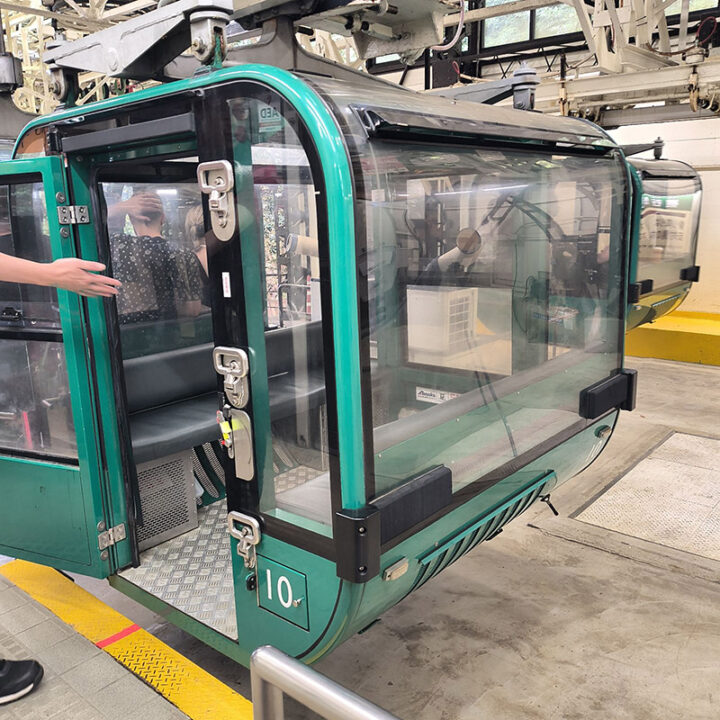 弥山ロープウェイに乗ります